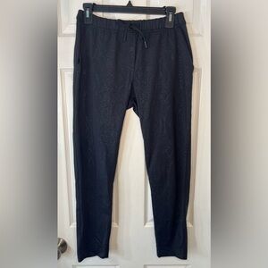 Lululemon  Womens Pants Snakeskin Print‎ Gray Cropped Size 6 or Medium